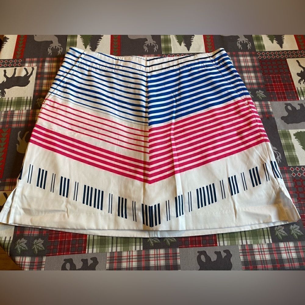 Lady Hagen Skort, Pink, White and Blue, size 8. (D16)